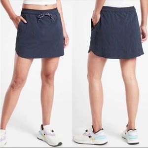 Athleta Trekkie Crest Skort in size 4 and navy